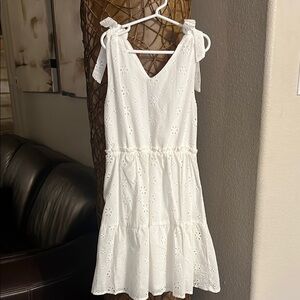 Chelsea & Violet White Floral Dress